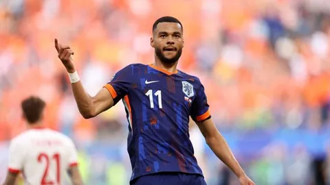 巅峰对决：江原FC激情迎战上海海港，亚冠烽火燃起！_

这个改写版本试图通过增加情感色彩和悬念，吸引读者的注意力。